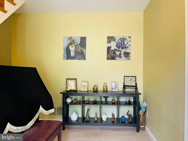 $1,050 | 928 A Venice Drive, Unit A, Silver Spring, MD 20904