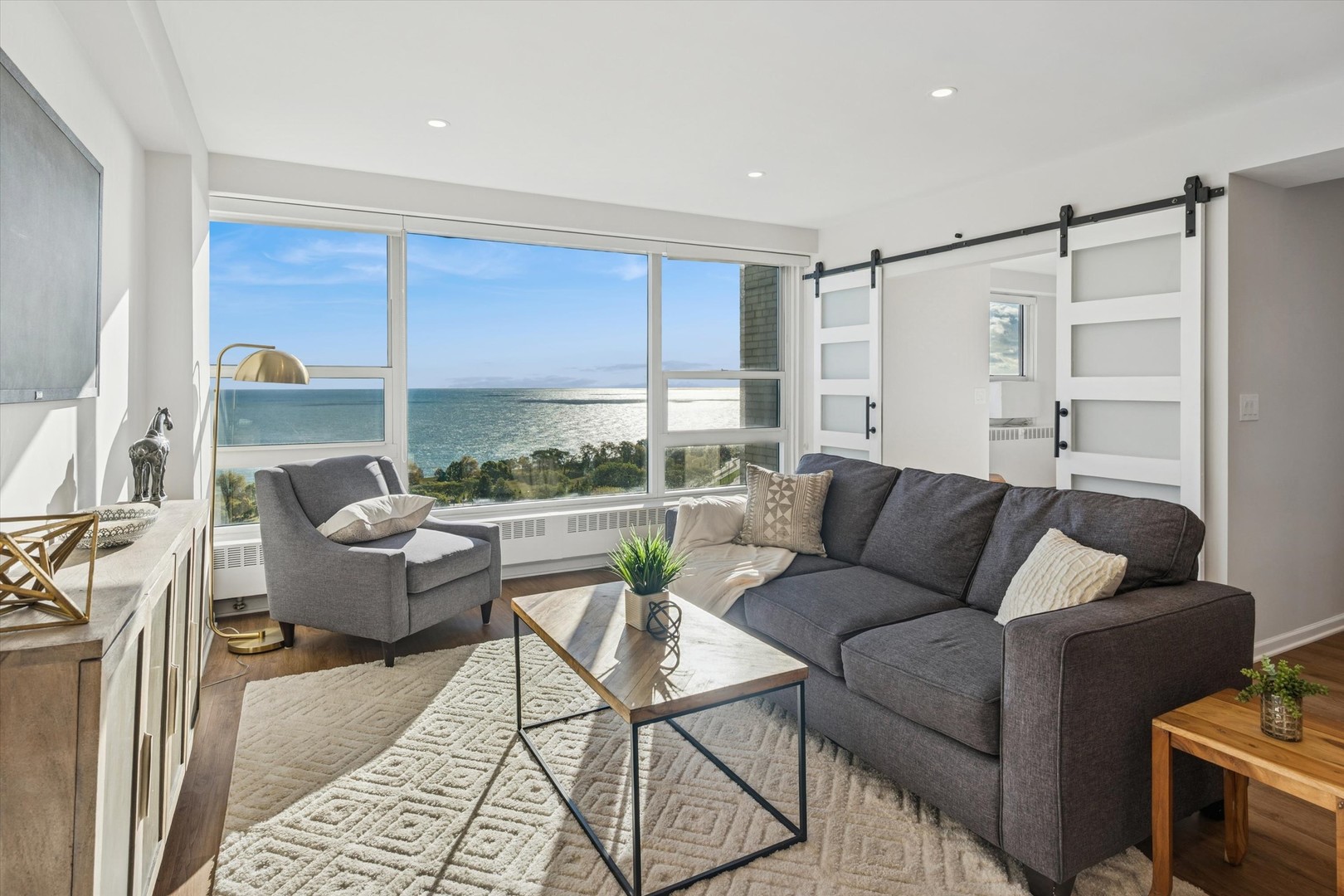 3180 North Lake Shore Drive, Unit 19D Chicago, IL 60657 - Photo 13 of 40