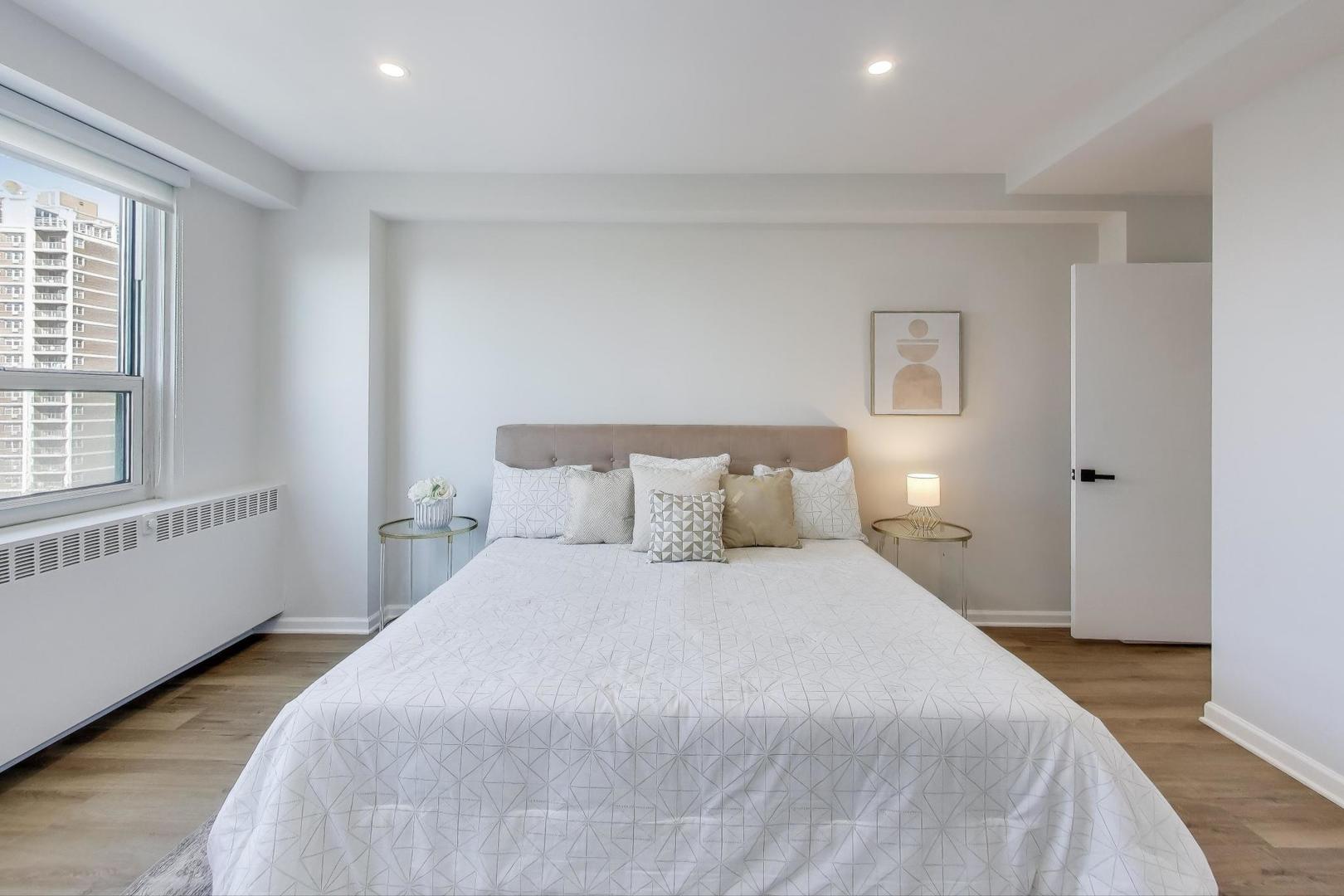 3180 North Lake Shore Drive, Unit 19D Chicago, IL 60657 - Photo 22 of 40