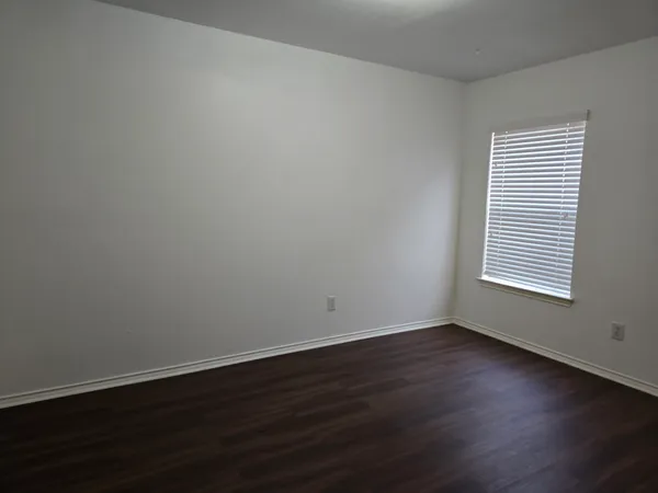 $2,100 | 2910 Plum Lake Drive, Pearland, TX 77584