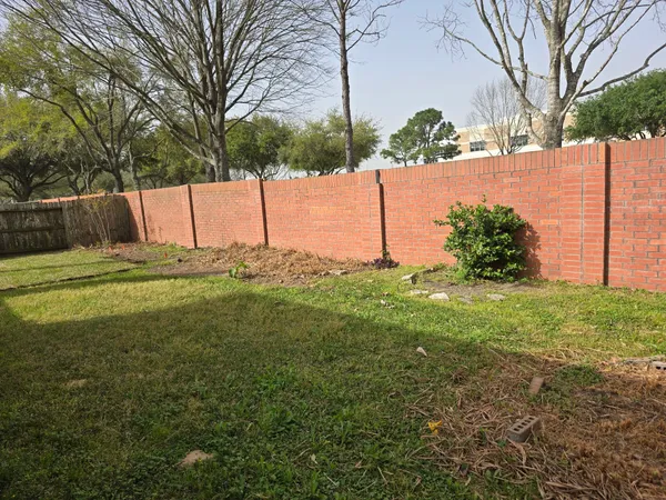 $2,100 | 2910 Plum Lake Drive, Pearland, TX 77584