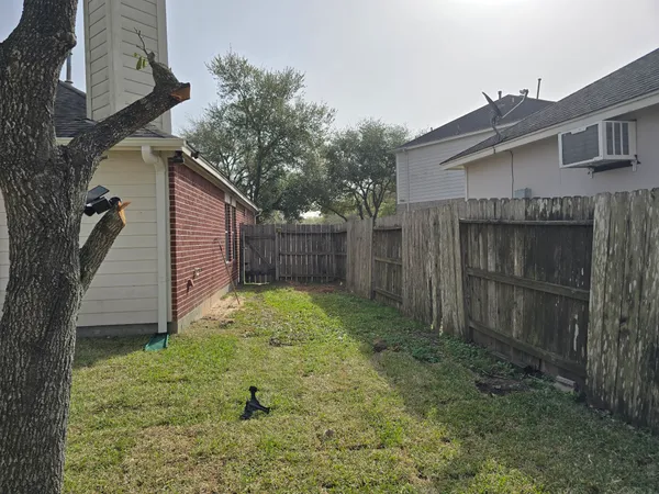 $2,100 | 2910 Plum Lake Drive, Pearland, TX 77584