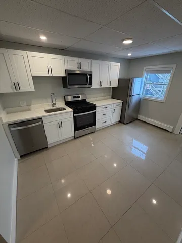 $3,500 | 83 Chelsea Street, Unit 3, Boston, MA 02128