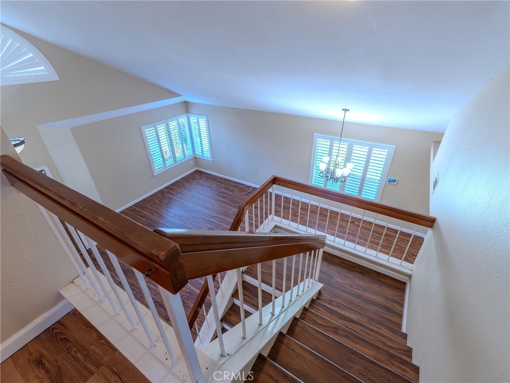 1302 Via Vista Riverside, CA 92506 - Photo 13 of 29 Vaulted ceilings