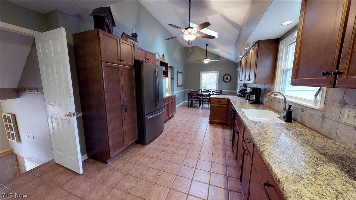 4620 Anderson Road Cleveland, OH 44121 - Photo 15 of 35