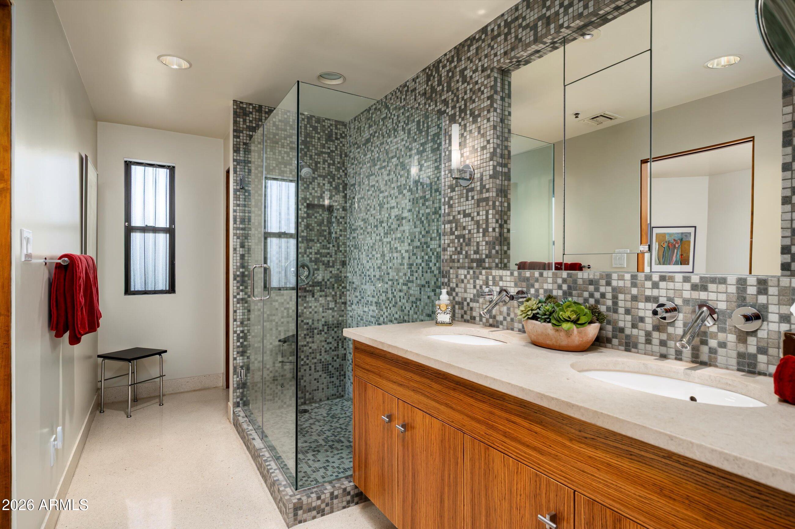 7878 East Gainey Ranch Road, Unit 65 Scottsdale, AZ 85258 - Photo 37 of 73 Guest Bathroom