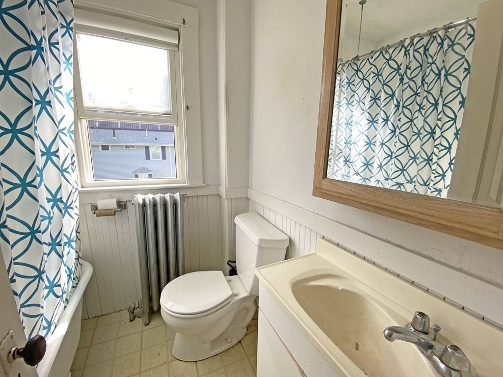 435 Albemarle Road Newton, MA 02460 - Photo 14 of 23