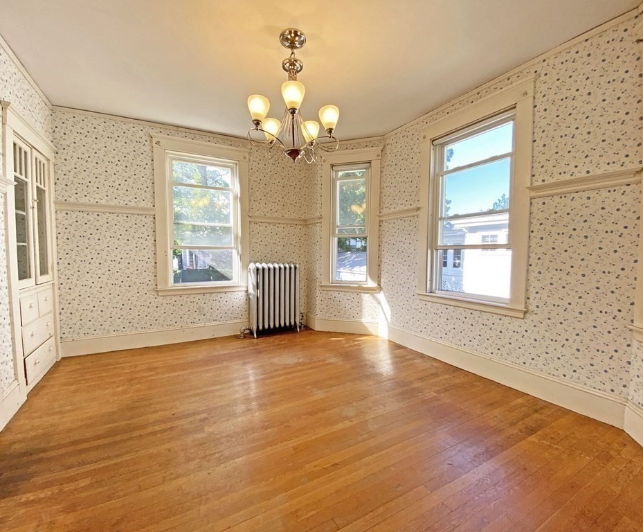 435 Albemarle Road Newton, MA 02460 - Photo 7 of 23