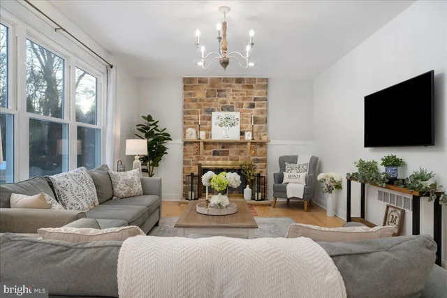 $900,000 | 1 Steeplechase Drive, Doylestown, PA 18901