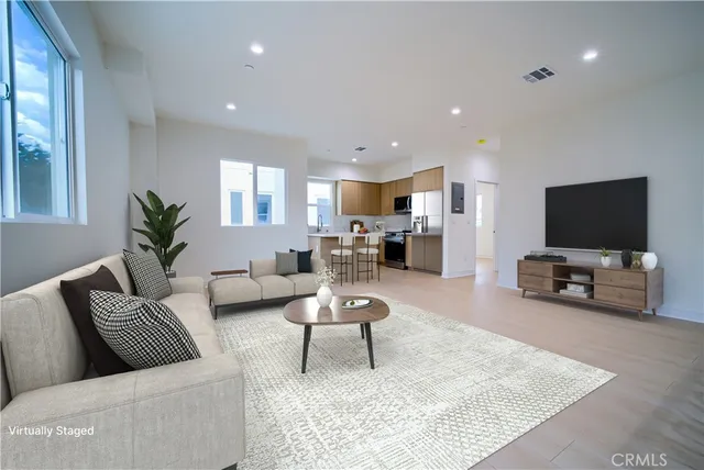 $4,950 | 259 South Ave 54, Unit 1/2, Los Angeles, CA 90042