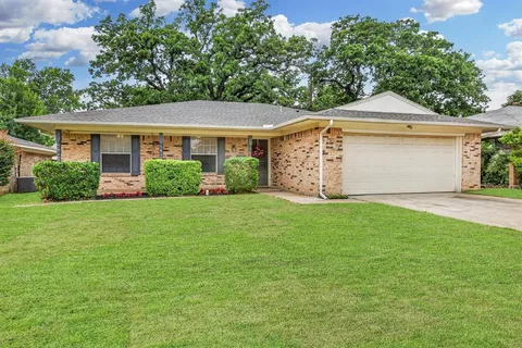 $325,000 | 2132 Sandy Lane, Irving, TX 75060