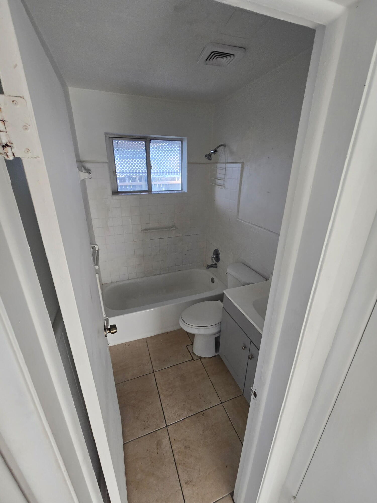 5900 Garfield Street, Unit E Hollywood, FL 33021 - Photo 5 of 9 1000345120