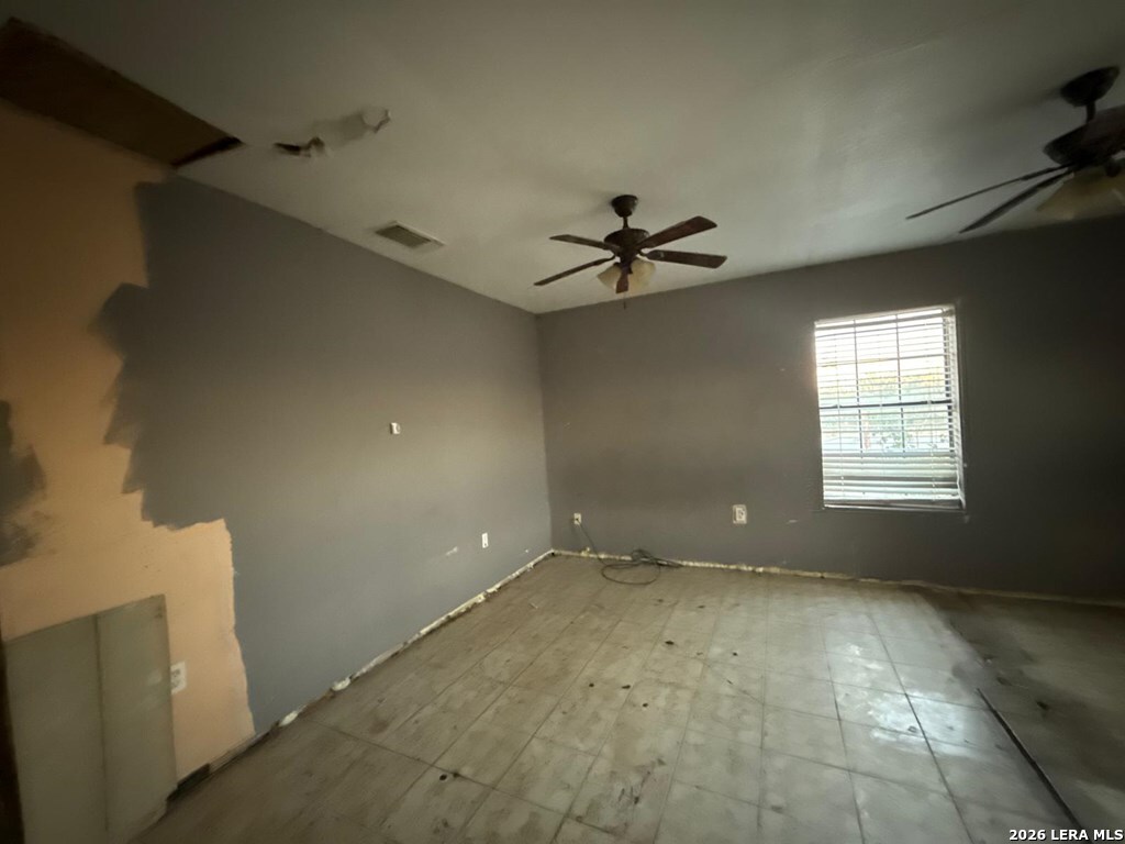 633 Molina Loop Eagle Pass, TX 78852 - Photo 10 of 20