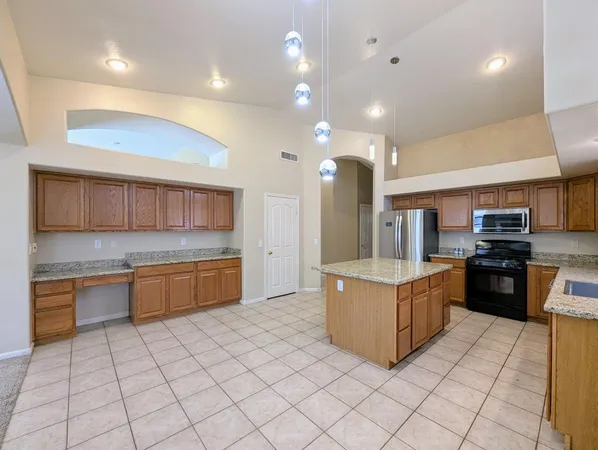 $3,098 | 12417 West Encanto Boulevard, Avondale, AZ 85392