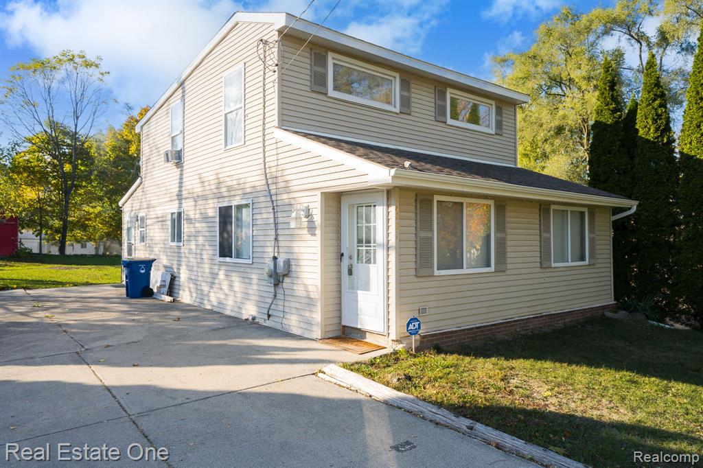 4281 Marcus Road Waterford, MI 48329 - Photo 4 of 35 Gallery Image 4