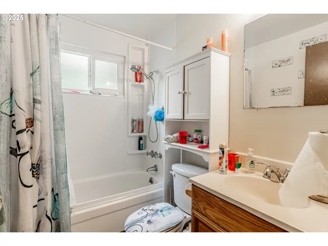 $1,400,000 | 4811 Northeast Prescott Street, Portland, OR 97218