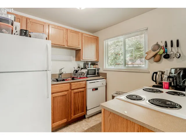 $1,400,000 | 4811 Northeast Prescott Street, Portland, OR 97218