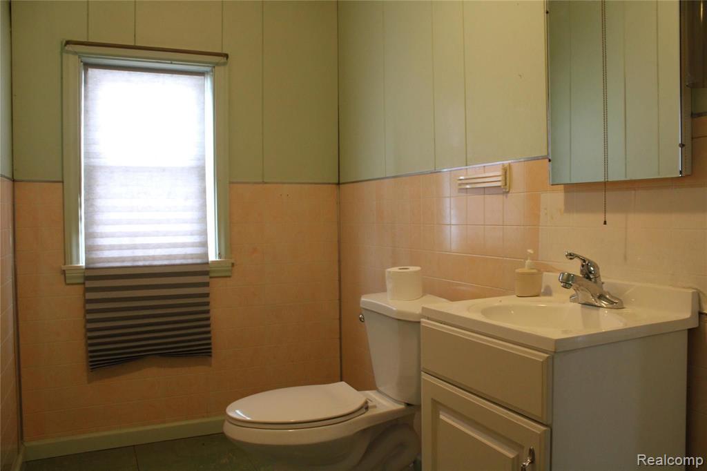 4210 South Genesee Road Grand Blanc, MI 48439 - Photo 24 of 34