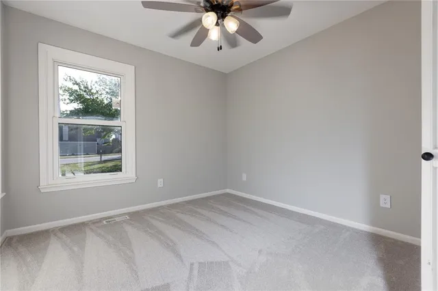 $279,000 | 9621 North Locust Drive, Kansas City, MO 64155