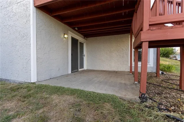 $279,000 | 9621 North Locust Drive, Kansas City, MO 64155