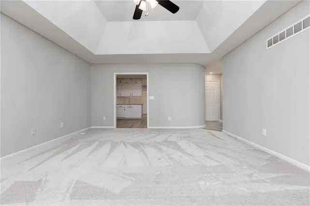 $279,000 | 9621 North Locust Drive, Kansas City, MO 64155