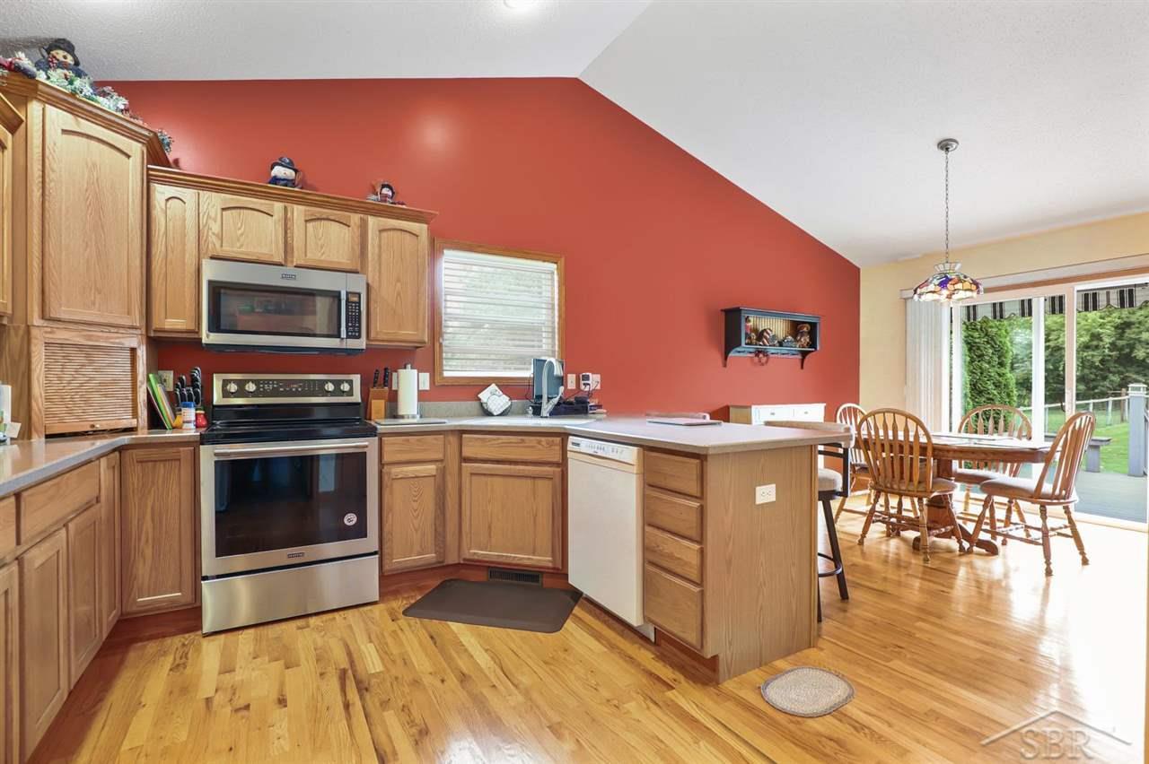 604 Bacon Road Saginaw, MI 48609 - Photo 15 of 62 50052163-14.JPG