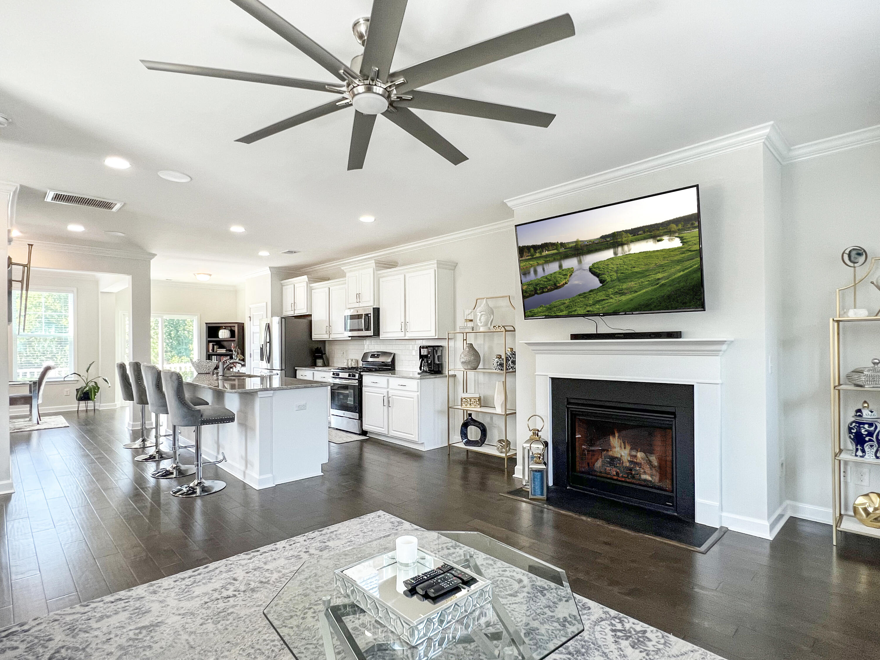 1540 Moss Spring Road Mount Pleasant, SC 29466 - Photo 9 of 28 int18