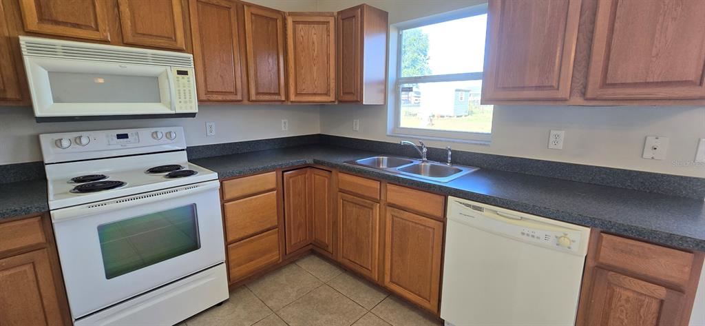 139 Juniper Loop Ocala, FL 34480 - Photo 3 of 13