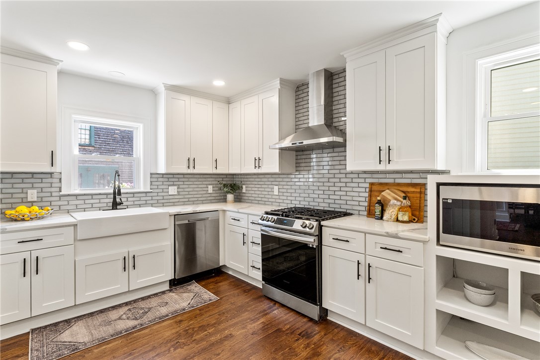 10 Cross Street Newport, RI 02840 - Photo 17 of 46