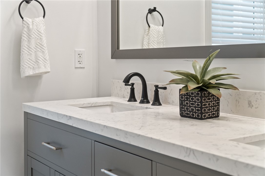 10 Cross Street Newport, RI 02840 - Photo 31 of 46