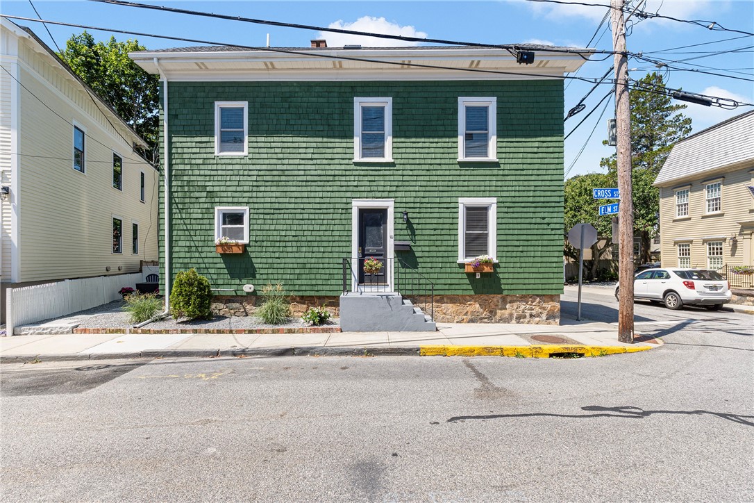 10 Cross Street Newport, RI 02840 - Photo 5 of 46
