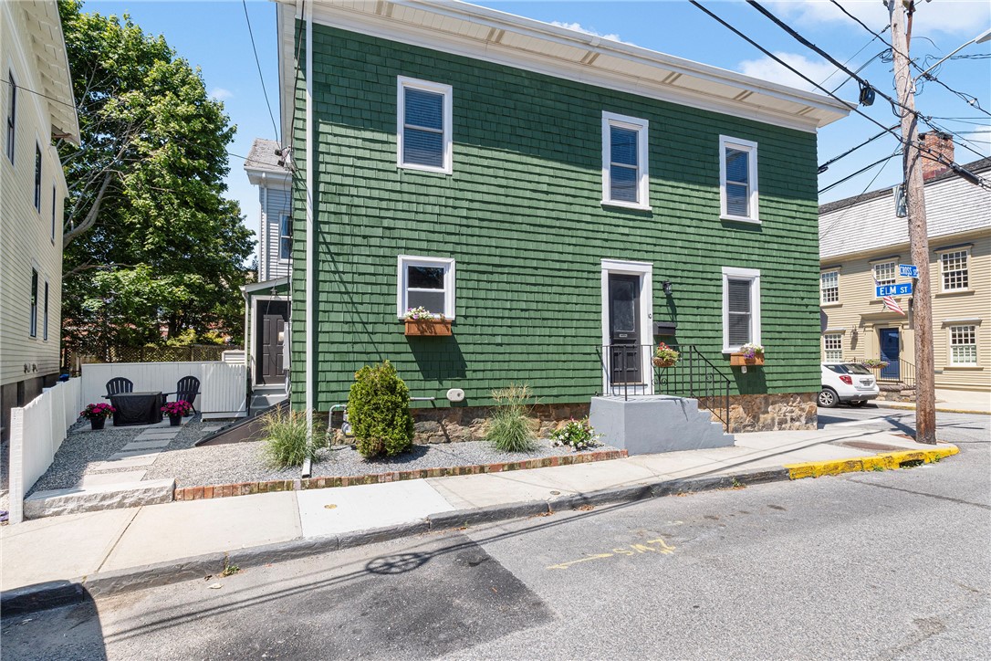 10 Cross Street Newport, RI 02840 - Photo 6 of 46
