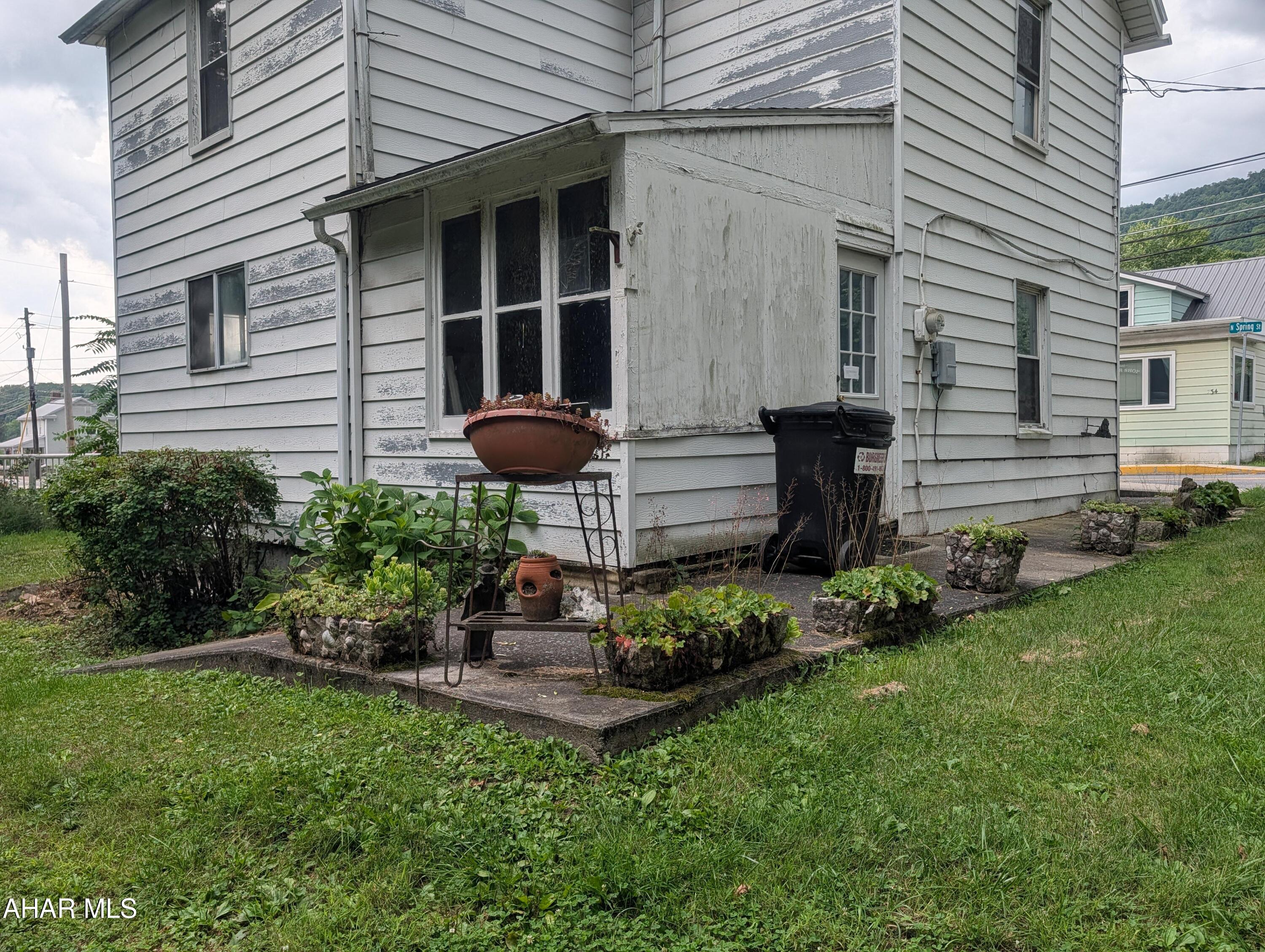 733 North Spring Street Everett, PA 15537 - Photo 4 of 38 Gallery Image 4