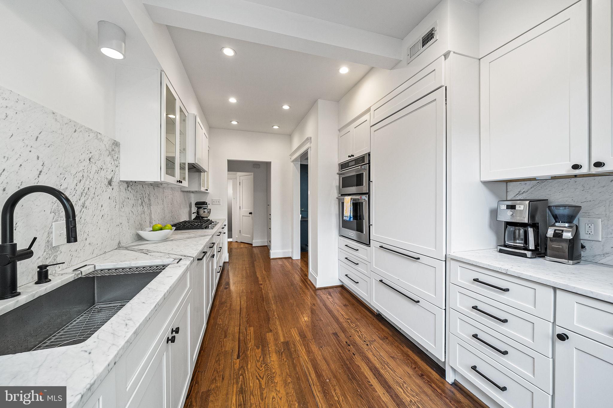 3624 Warren Street Northwest Washington, DC 20008 - Photo 15 of 77 Integrated appliances