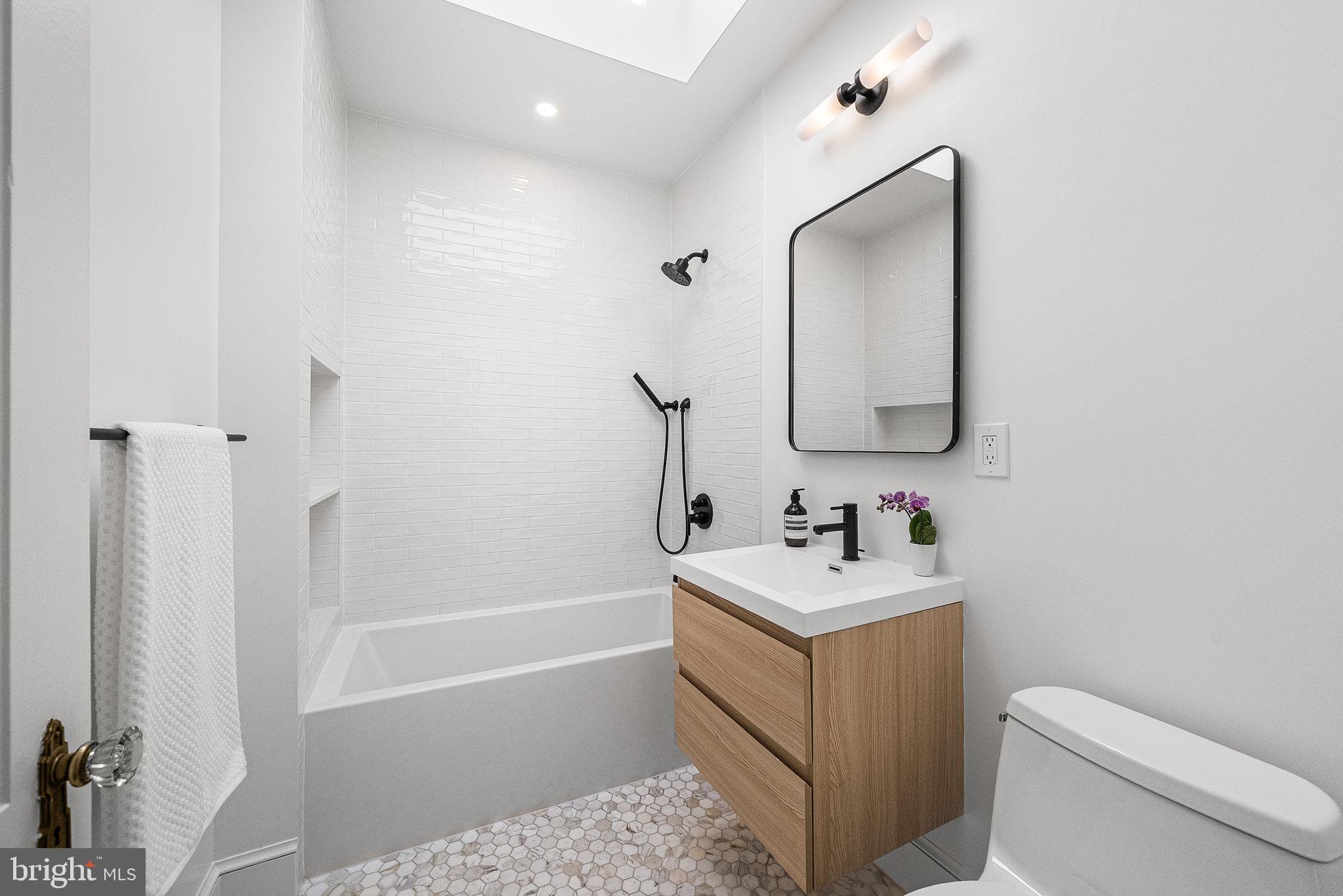 3624 Warren Street Northwest Washington, DC 20008 - Photo 36 of 77 Hall bathroom
