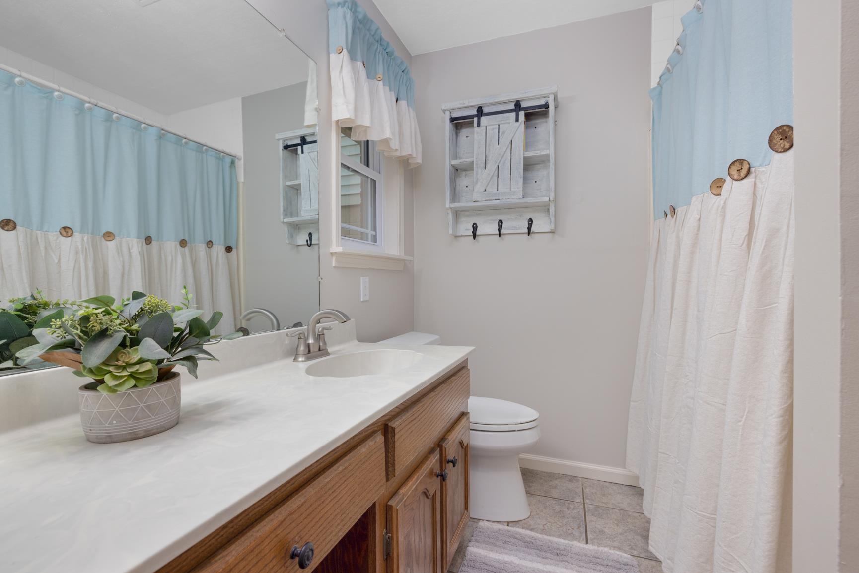 6639 Old Millington Road Millington, TN 38053 - Photo 12 of 40 View of the shower/tub combo in the primary bath.