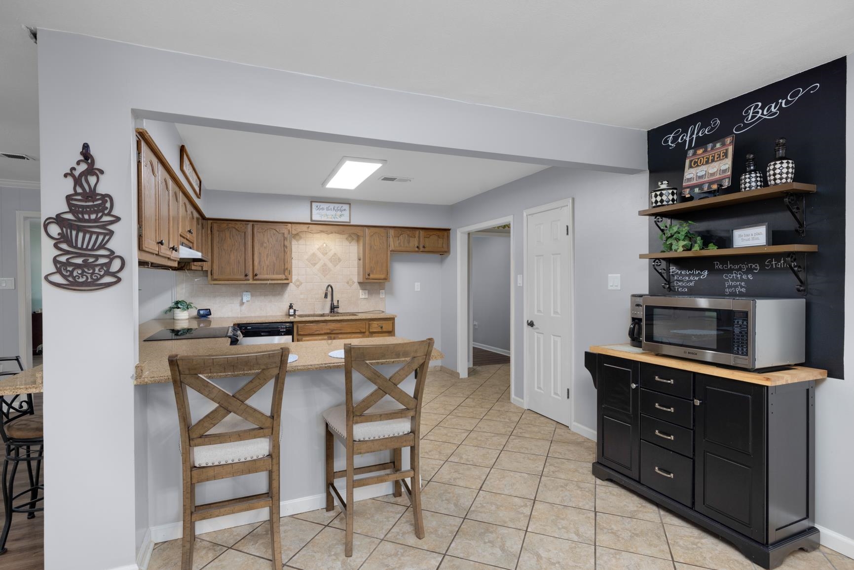 6639 Old Millington Road Millington, TN 38053 - Photo 30 of 40 Separate Coffee Bar in kitchen.
