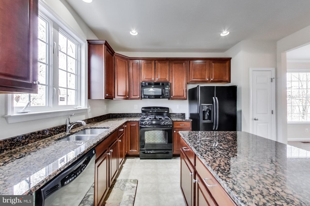 1303 Dogwood Drive Frederick, MD 21701 - Photo 9 of 30 Kitchen