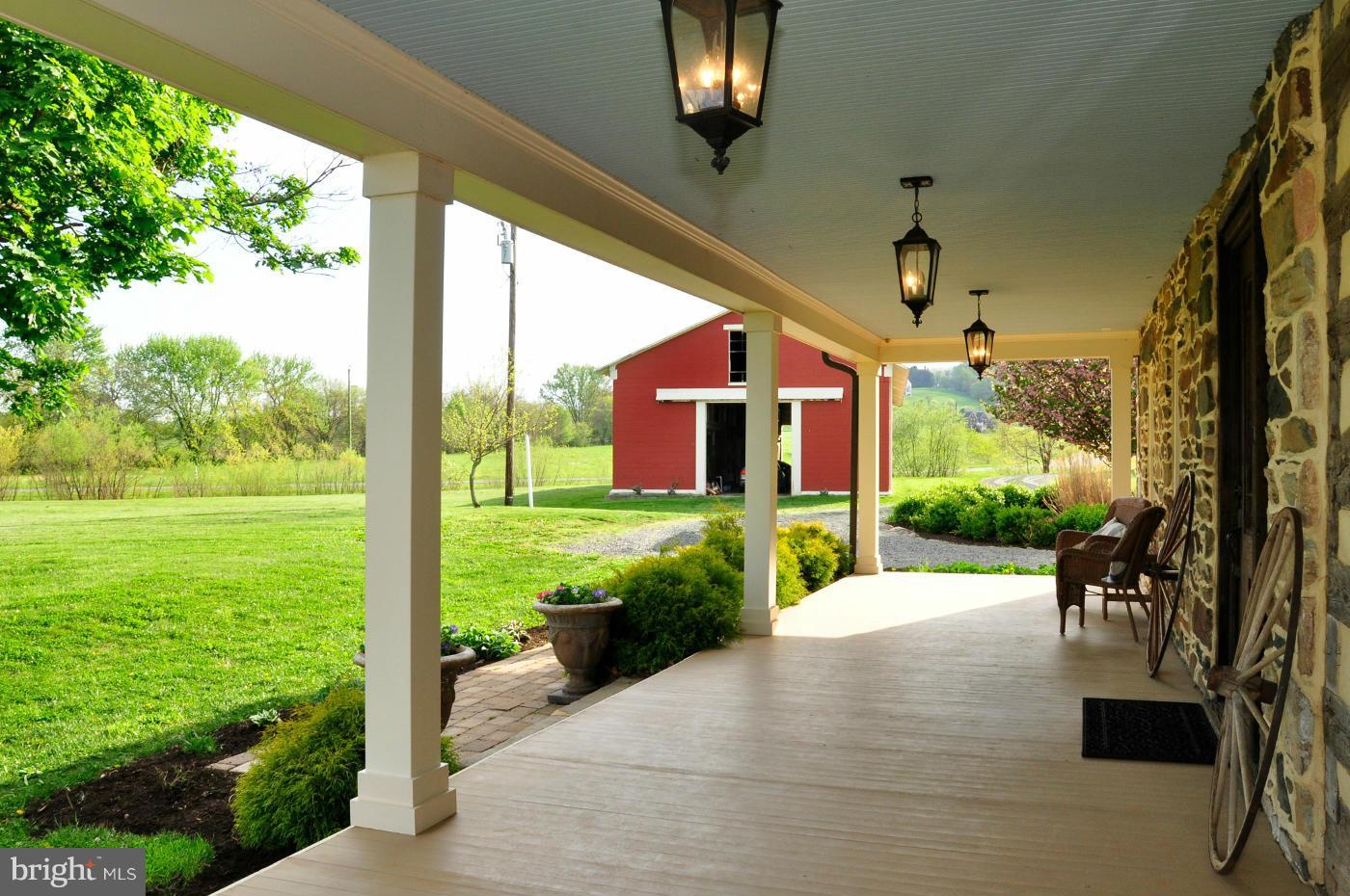 35592 Sunny Ridge Road Round Hill, VA 20141 - Photo 5 of 30 View