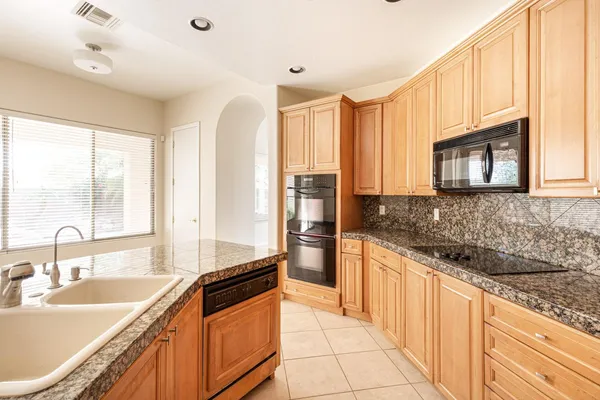 $4,600 | 11183 East Beck Lane, Scottsdale, AZ 85255