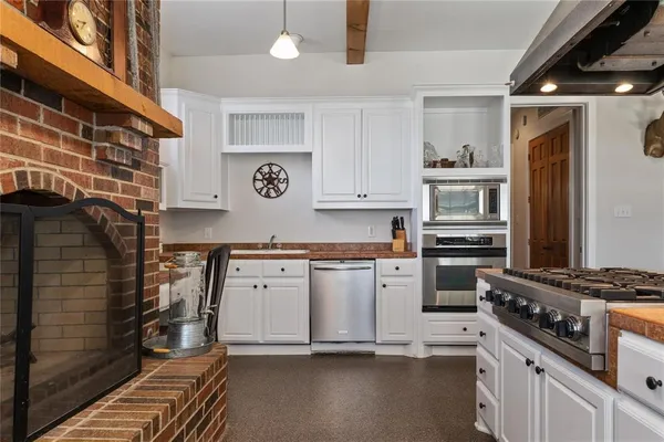 $8,000,000 | 12301 Holland Street, Eustace, TX 75124