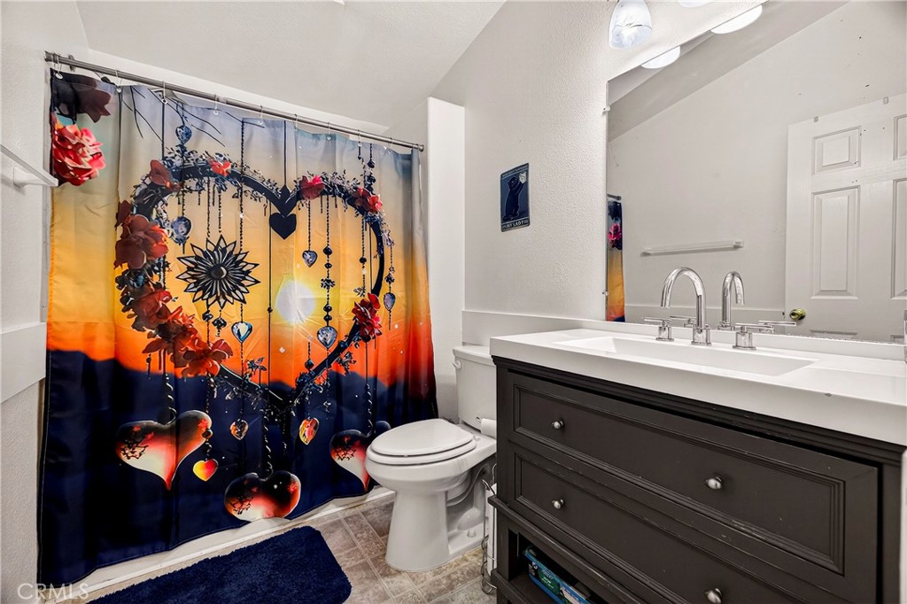 14439 Clarion Way Magalia, CA 95954 - Photo 33 of 65 Guest Bathroom