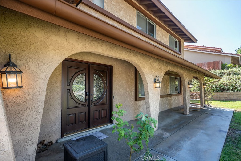 5740 Vía Cervantes Riverside, CA 92506 - Photo 8 of 75 Gallery Image 8