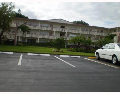 $1,700 | 158 Preston F, Boca Raton, FL 33434