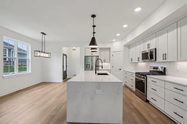 $595,900 | 2125 Bluestem Drive, Unit 102, Waukesha, WI 53188