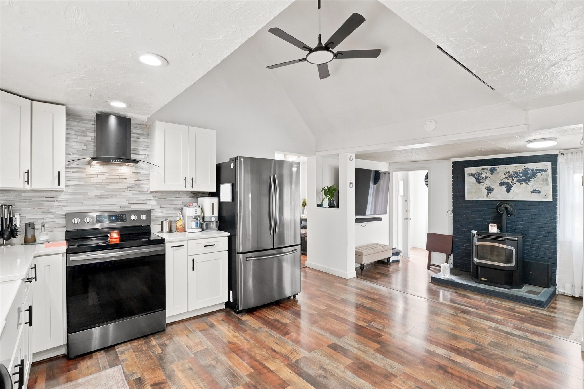 25 Orient Street Worcester, MA 01604 - Photo 2 of 36 Gallery Image 2