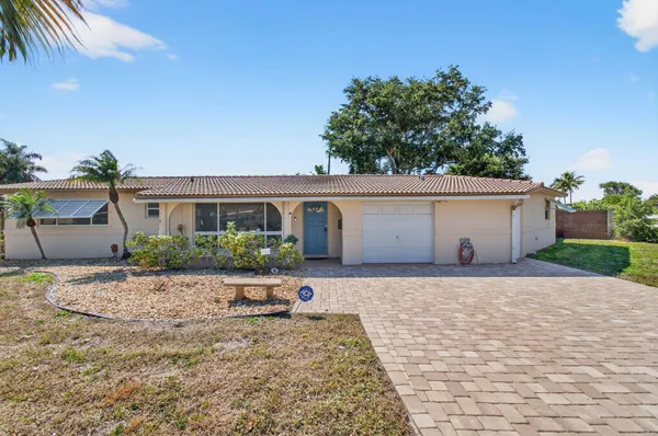 $780,000 | 301 Southeast 8th Avenue, Deerfield Beach, FL 33441