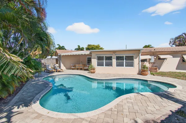 $780,000 | 301 Southeast 8th Avenue, Deerfield Beach, FL 33441