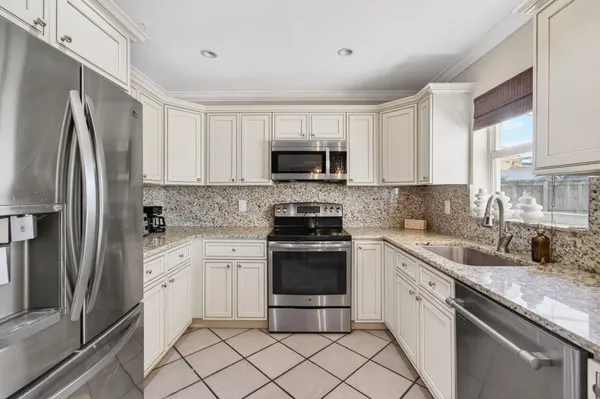 $780,000 | 301 Southeast 8th Avenue, Deerfield Beach, FL 33441