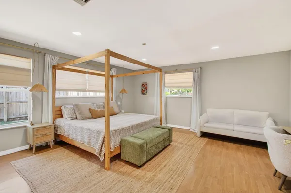 $780,000 | 301 Southeast 8th Avenue, Deerfield Beach, FL 33441